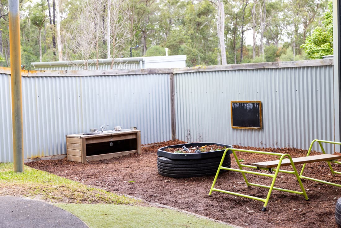 The outdoor play nook with climbing frames